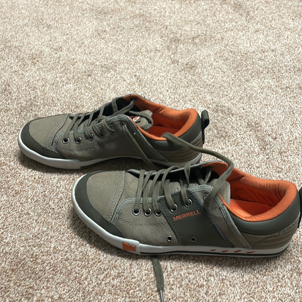 Men’s Merrell sneakers, size 8, olive green, barely worn